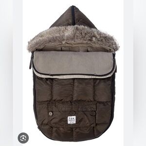 7 A.M. Enfant Le Sac Igloo 500